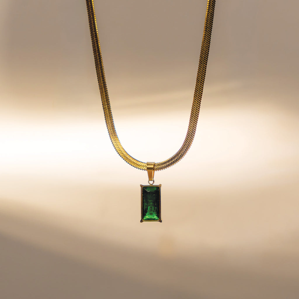 Emerald Ribbon Chain
